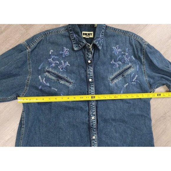 Vintage Denim DKNY Jeans Shirt Pearl Snap Blue Small Western Top 90s Oversized - Picture 7 of 7